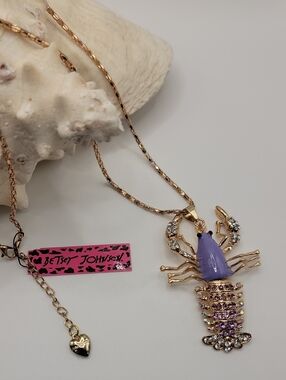 Betsey Johnson Lobster Necklace Purple Crystal with Gold Tone Chain 28"